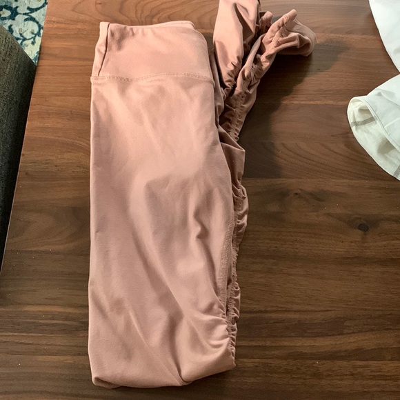 Alo Yoga Leggings - Picture 1 of 3